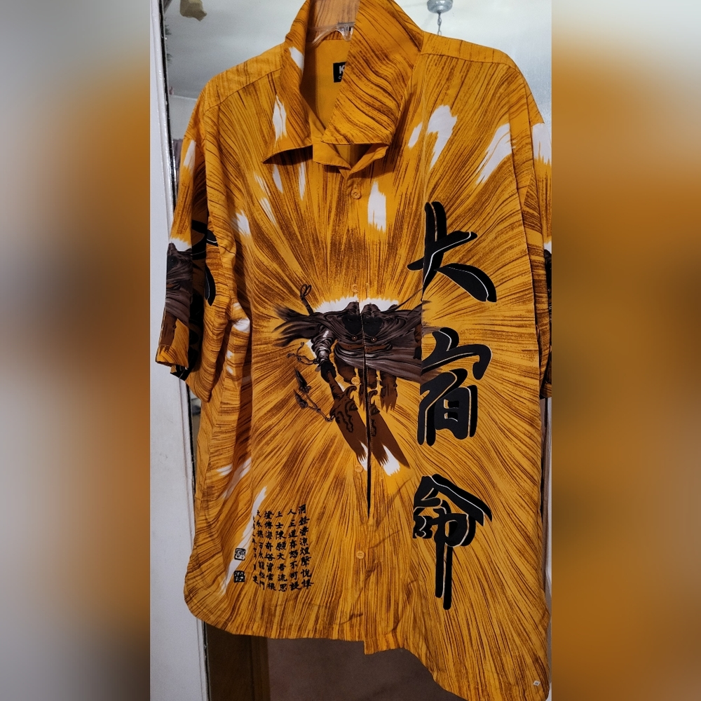 Mens XL Shirt With Samurai Figure